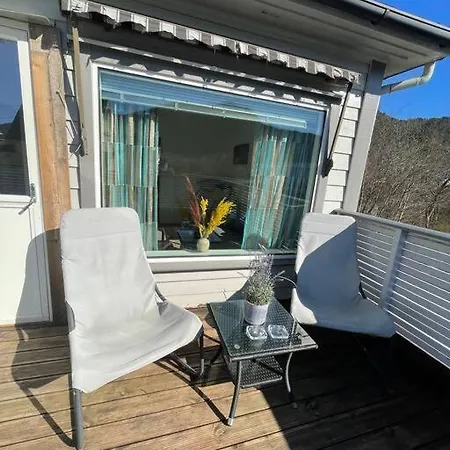 Lovely 2 Bedroom Apartmen With Free Parking Bergen Eksteriør billede