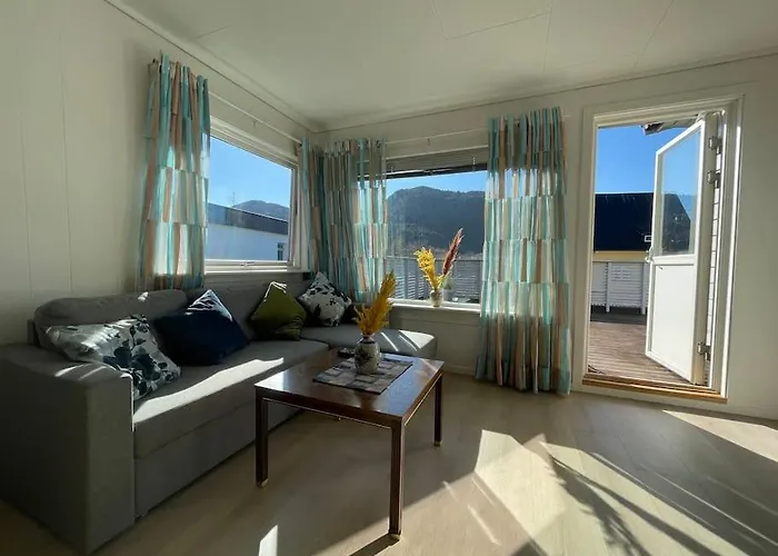 Lovely 2 Bedroom Apartmen With Free Parking